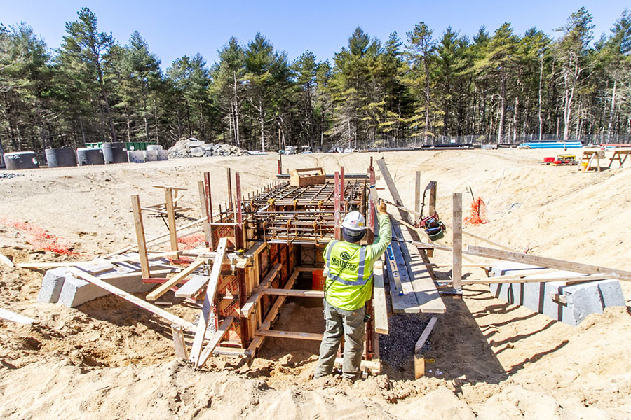 Working on the telescopic pad in lagoon east