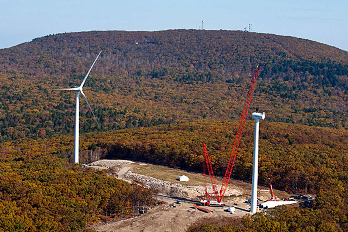 Almost finished with the 1.5MW Fuhrlander 1500 wind turbine installs