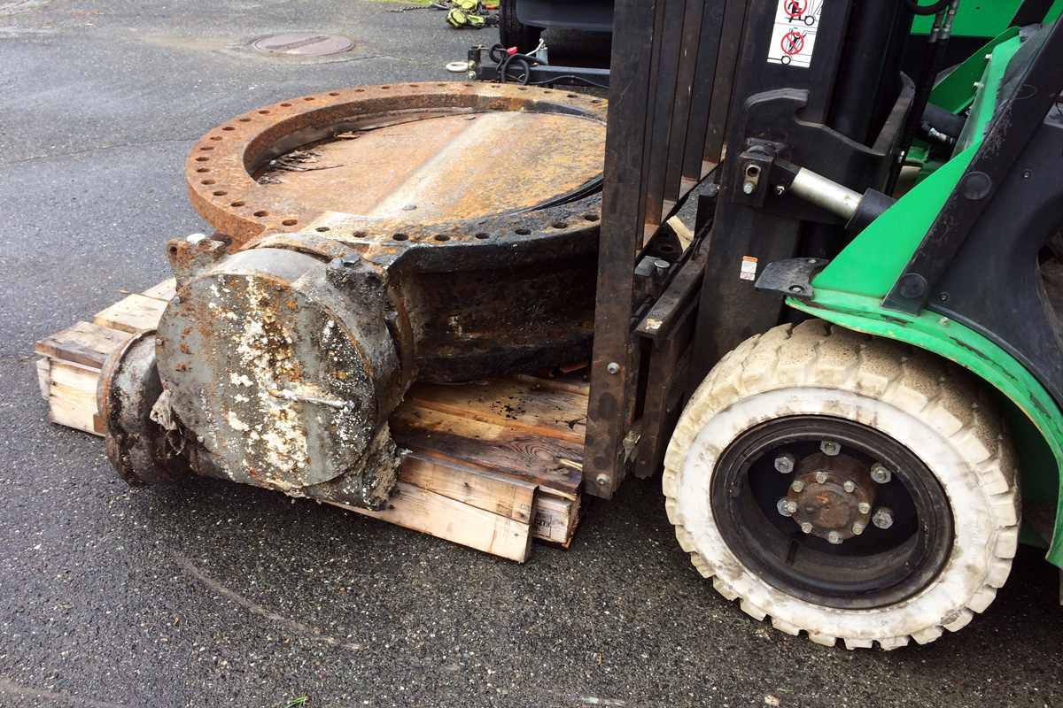 Removing the old butterfly valve