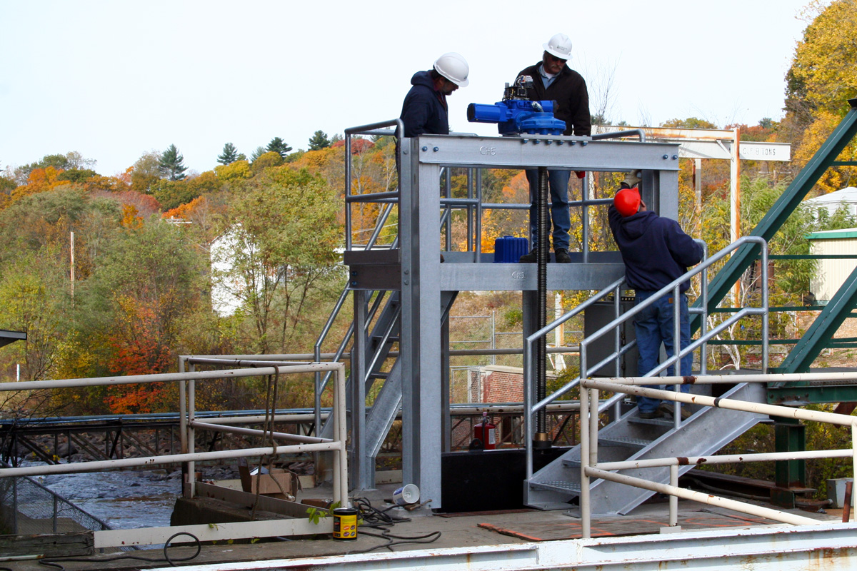 Installing the electric motor that operates the sluice gate